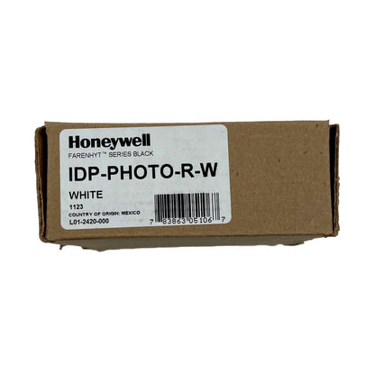 IDP - PHOTO - R - W