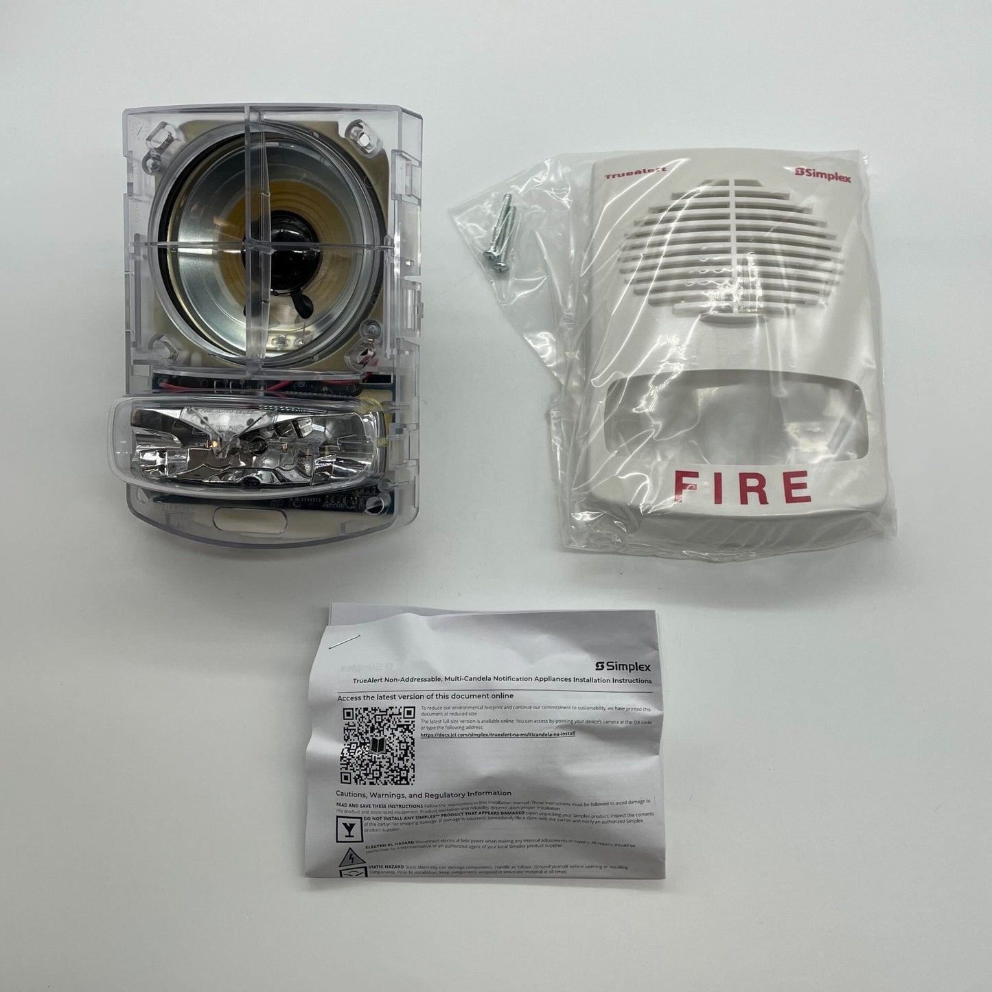 Simplex 4906-9153 fire alarm with speaker and multi-candela strobe light, designed for emergency alert signaling.
